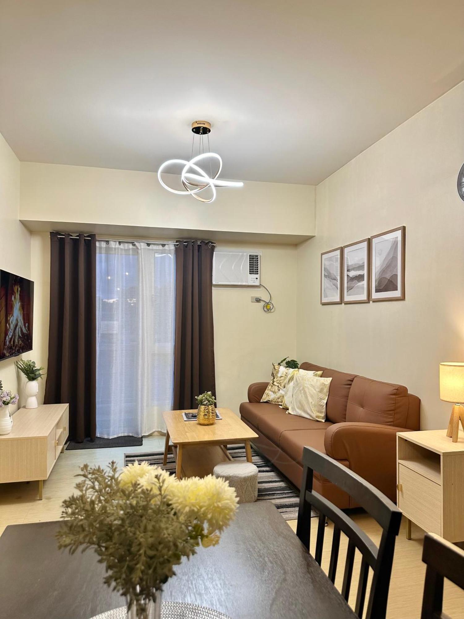 2-Bedroom Condo Unit With Balcony At Centrio Tower Beside Ayala Centrio Mall Downtown Cdo Cagayan de Oro Esterno foto